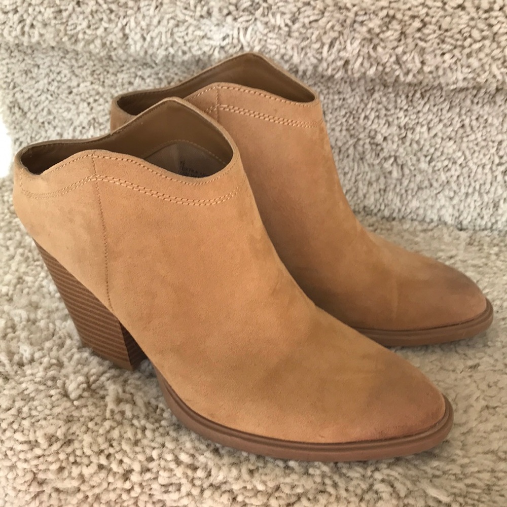 BOOTIES